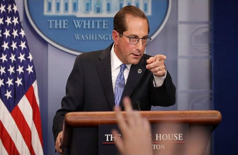 Tháng 7/2005, ông Alex được bổ nhiệm làm Thứ trưởng Bộ Y tế Mỹ. Tuy nhiên, ông từ chức vào tháng 1/2007. Ảnh: Heavy.