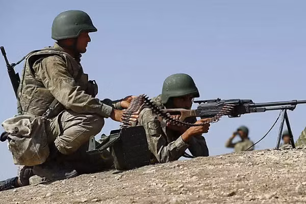 Tho Nhi Ky tan cong Quan doi Syria o mat tran Tay Aleppo