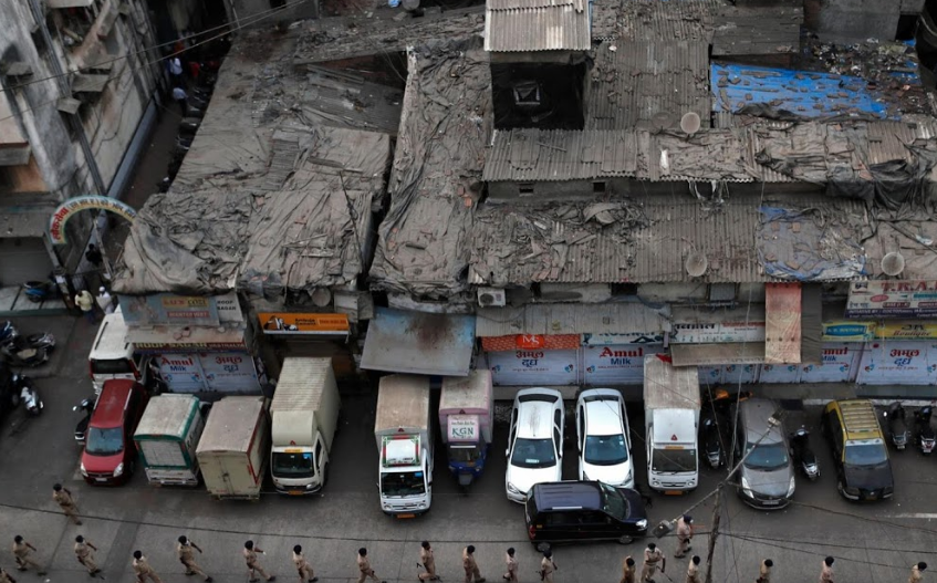 Dharavi, được cho là khu ổ chuột lớn nhất Châu Á, là nơi có nguy cơ lây nhiễm virus corona chủng mới cao vì mật độ dân số và điều kiện vệ sinh kém.