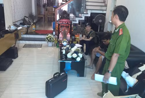 Anh em ca si Quang Ha bi ban lua mat nha gan 4 ty?