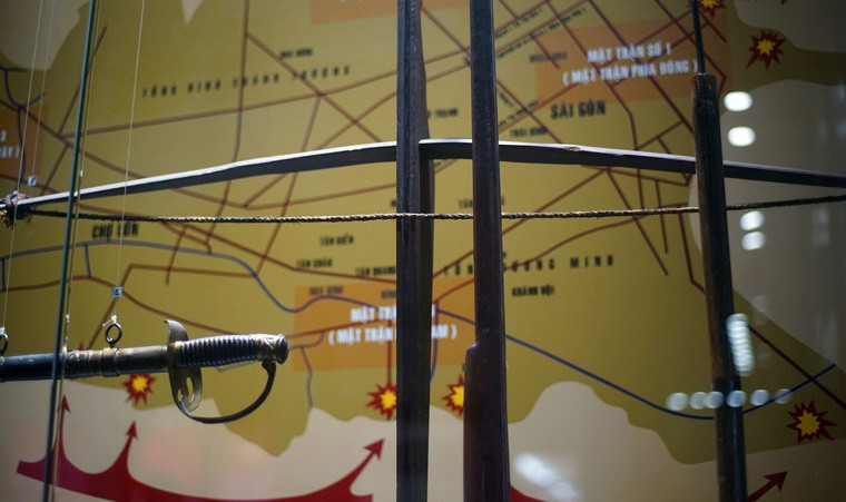 Các vũ khí thô sơ như nỏ, ná, cây độc được sử dụng tại các chiến khu năm 1945.