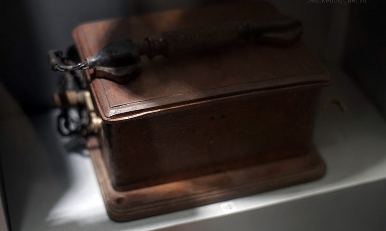 Điện thoại của ông Lê Trung Ngươn (thư ký ga Sài Gòn) và các đồng chí dùng liên lạc từ ga Sài Gòn đến các ga khác để nắm tình hình khởi nghĩa trong thời gian diễn ra Cách mạng tháng 8.