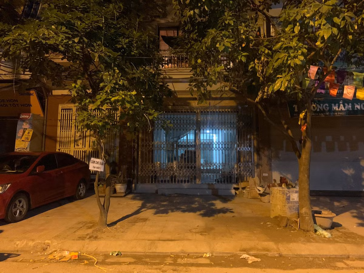 Ha Noi: Chu thau bi rong roc thang may that co tu vong