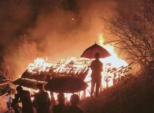  3. Cháy ngôi nhà gỗ 4 gian thiệt hại trên 200 triệu đồng: Ngày 30/9, Công an huyện Tương Dương, tỉnh Nghệ An cho biết, đang điều tra vụ hỏa hoạn vào tối muộn ngày 29/9, khiến ngôi nhà gỗ 4 gian và nhiều tài sản của gia đình anh Và Bá Tùng ( xã Nhôn Mai, huyện Tương Dương) bị thiêu rụi hoàn toàn, rất may không có thiệt hại về người . 