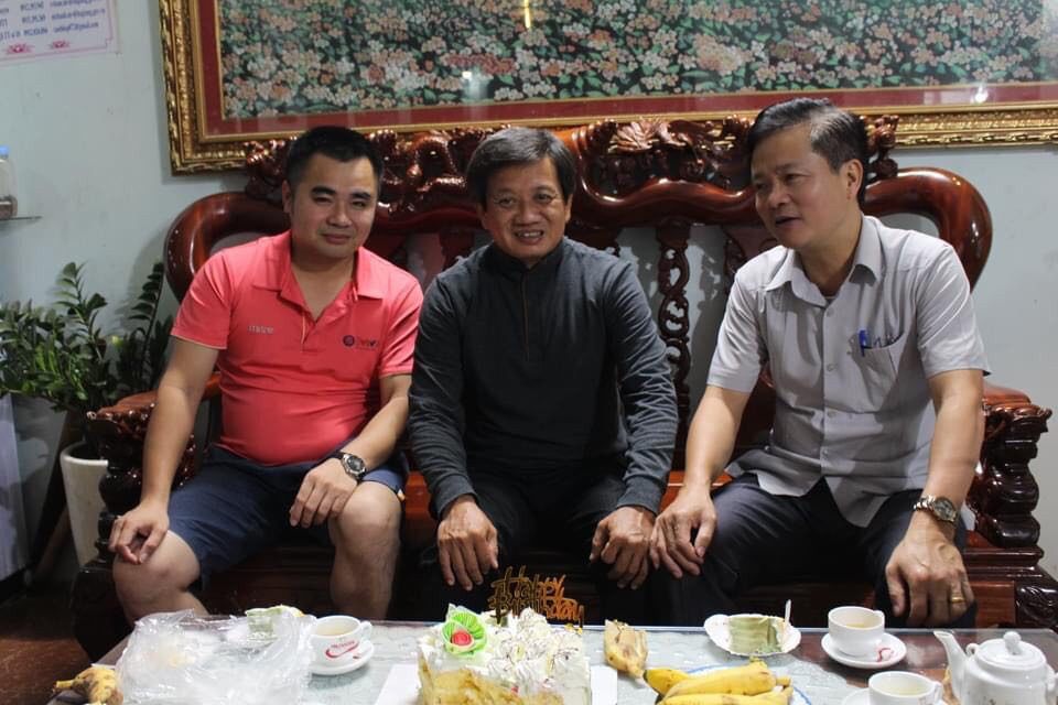 Ông Hải tổ chức sinh nhật giản dị cũng lãnh đạo huyện Mèo Vạc.