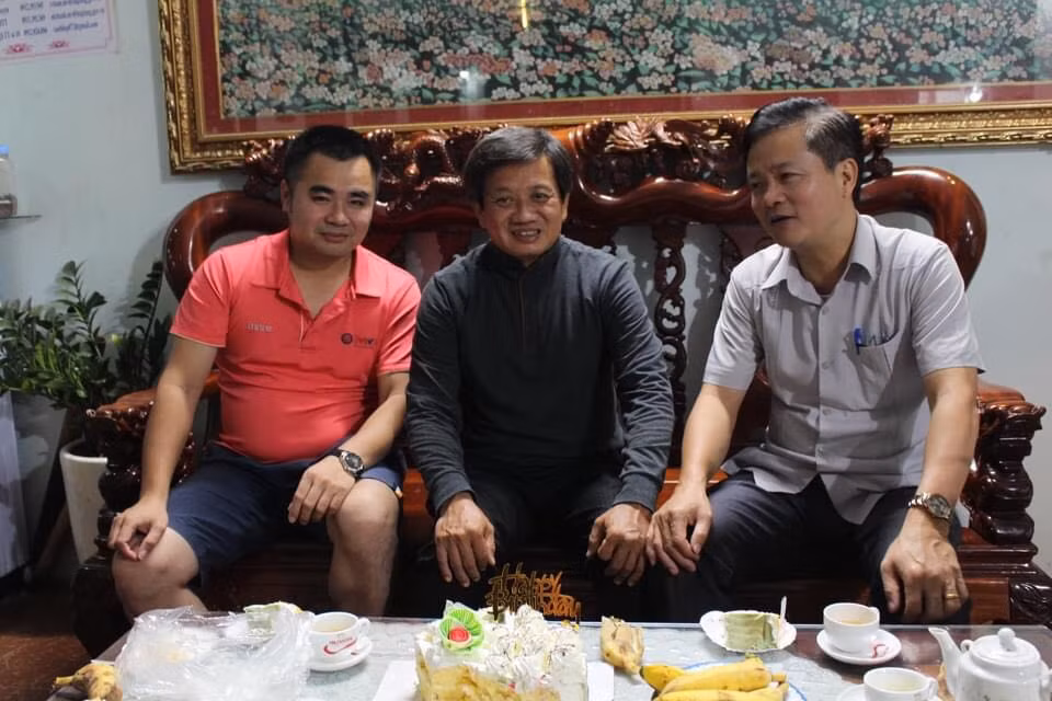 Ông Hải tổ chức sinh nhật giản dị cũng lãnh đạo huyện Mèo Vạc.