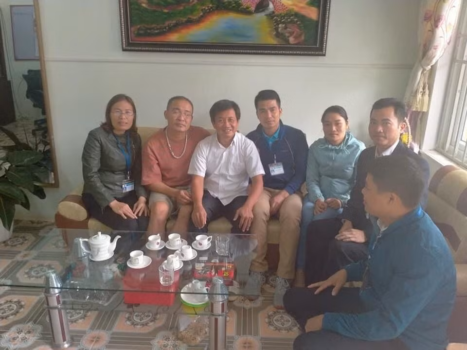 Người dân nể phục trước tấm lòng thiện nguyện của ông Đoàn Ngọc Hải khi liên tục chở bệnh nhân miễn phí từ bệnh viện về các tỉnh xa xôi bất kể ngày đêm.