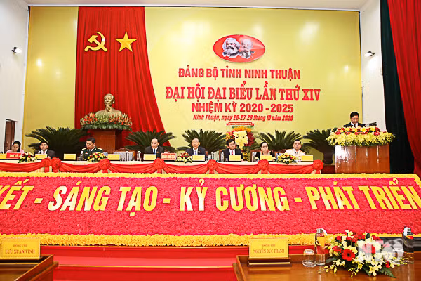 Sáng 28/10, Đại hội đại biểu Đảng bộ tỉnh Ninh Thuận khóa XIV đã công bố kết quả Hội nghị lần thứ nhất Ban Chấp hành Đảng bộ tỉnh, nhiệm kỳ 2020-2025.