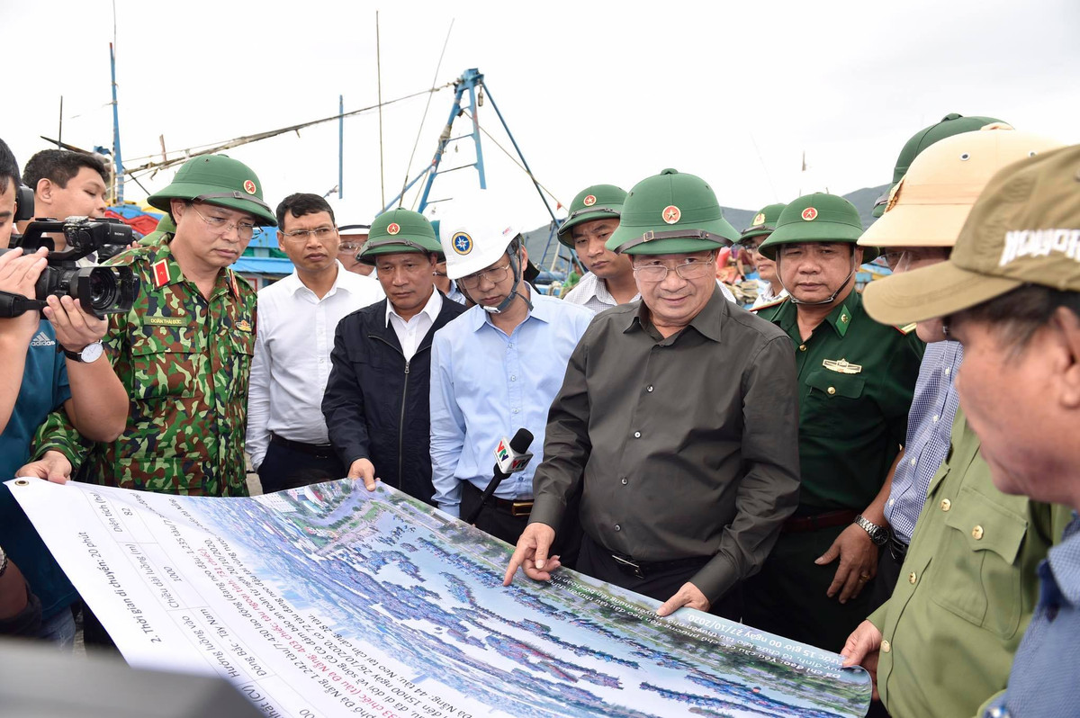 Bao so 9 manh nhat 20 nam: Hang nghin nguoi truc chien xuyen dem-Hinh-2