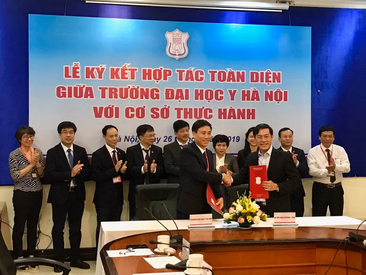 Sau đó, ông từng làm Trưởng phòng Quản lý Đào tạo sau đại học, ĐH Y Hà Nội; Phó trưởng khoa Phẫu thuật Tim mạch - Lồng ngực, Bệnh viện Việt Đức.