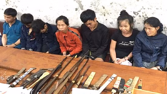 Tin nong ngay 16/10: Bi phat hien trom cap, nam sinh lop 10 giet chu nha-Hinh-2