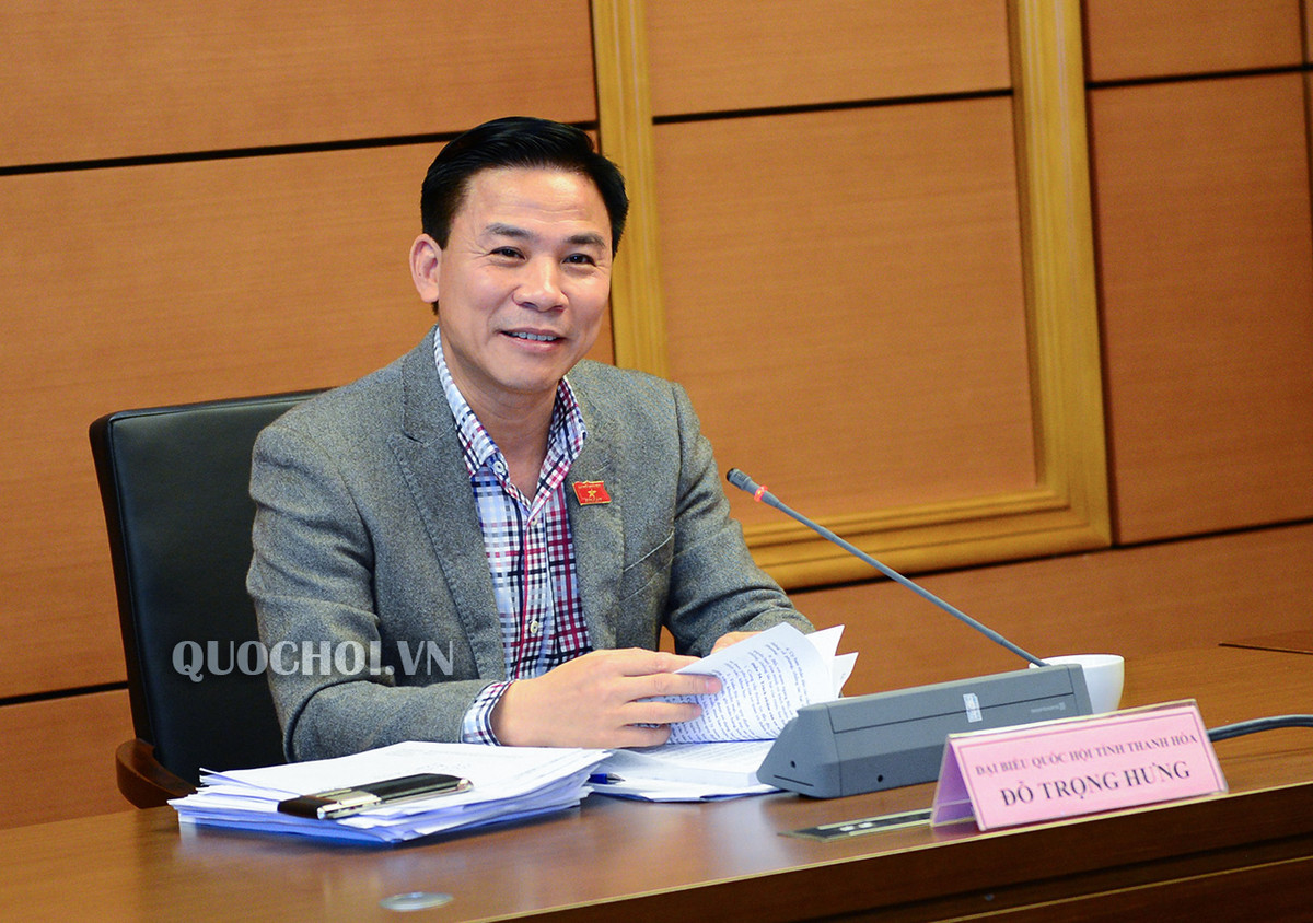 Từ tháng 9/2006 đến tháng 4/2009, ông Hưng là tỉnh ủy viên, Chánh văn phòng Tỉnh ủy, Bí thư Đảng ủy Văn phòng Tỉnh ủy, Ủy viên BCH Đảng ủy khối các cơ quan tỉnh Thanh Hóa.