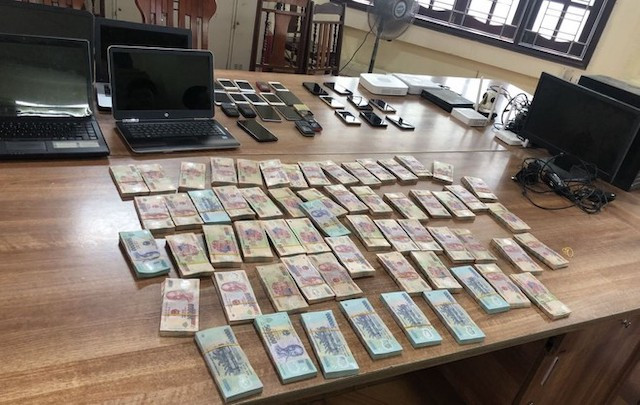 Để phòng ngừa hiệu quả nạn cờ bạc công nghệ cao, người dân cần tự ý thức rằng, đánh bạc trực tuyến cũng là hành vi vi phạm pháp luật, gây thiệt hại kinh tế của bản thân, gia đình và gây hệ lụy xấu cho xã hội. Đồng thời, lực lượng công an cần tiếp tục tang cường đấu tranh xử lý nghiêm tệ nạn cờ bạc dưới mọi hình thức, góp phần giữ vững an ninh trật tự. 