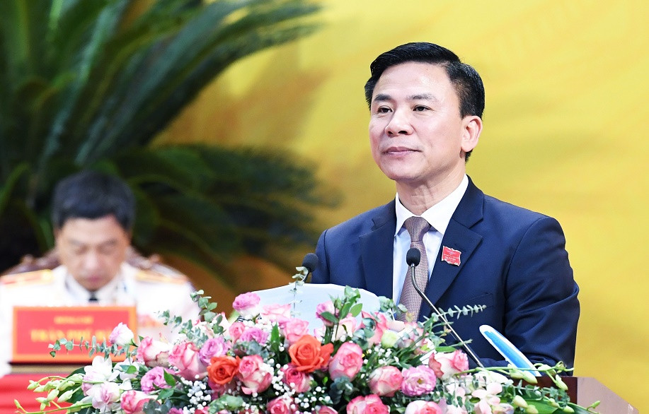 Chan dung tan Bi thu Tinh uy Thanh Hoa Do Trong Hung-Hinh-2