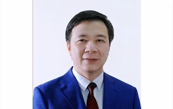 Tháng 11/2003 - 1/2007, ông là Tỉnh ủy viên, Uỷ viên Ban thường vụ Trung ương Đoàn, Bí thư Tỉnh đoàn Hải Dương, Chủ tịch Hội Liên hiệp thanh niên Việt Nam tỉnh Hải Dương. Ông đồng thời là Đại biểu HĐND tỉnh Hải Dương khóa XIV. Thời gian này, ông Thăng học cao học Quản lý khoa học và công nghệ tại trường Đại học KHXH&amp;NV.