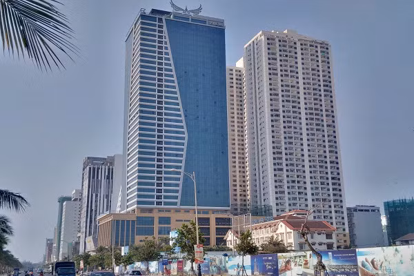 Cuong che vi pham Muong Thanh 365 ngay: Ong Than kien Da Nang ve dau?