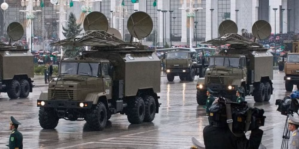 Hiện tại chưa rõ tầm xác định mục tiêu đối với phương tiện phát sóng điện từ triển khai trên mặt đất của Kolchuga-M là bao nhiêu, nhưng con số này được dự báo cũng không hề nhỏ và đủ để giúp máy bay không người lái tìm tới chính xác vị trí Pantsir-S1 hoạt động.