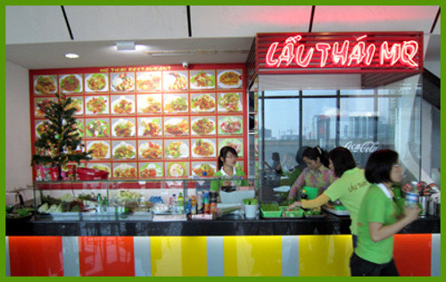 Lẩu thái MQ. Nhà hàng này phục vụ món chính là lẩu, mức giá tương đối bình dân khoảng 250.000 đồng/lẩu, suất 2 - 3 người với đủ loại nguyên liệu thịt bò, gà, tôm, cá, mực, ngao…