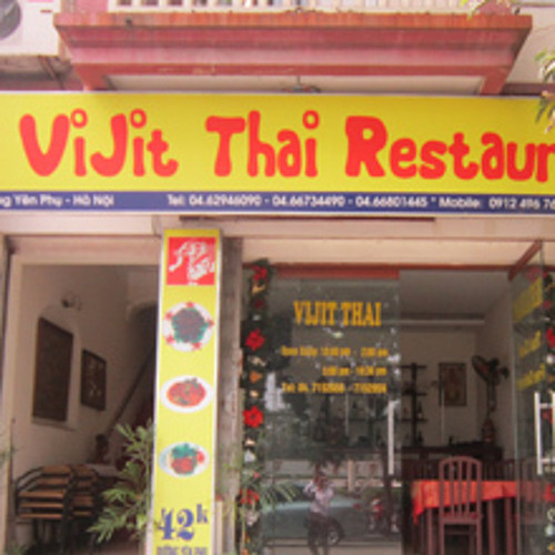 Nhà hàng Vijit Thái, Thi Sách. Nhà hàng Vijit Thai thu hút được thực khách không chỉ bởi các món ăn ngon mà còn bởi không gian hết sức đẹp, mang đậm phong cách Thái.
