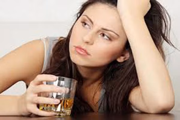 Giới hạn. Không quá 1 ly cho nữ và 2 ly đối với nam có thể tăng nguy cơ tiểu đường tuýp 2. Nếu nhiều hơn lượng này có thể sẽ phản tác dụng. Bạn có thể giảm bệnh không chỉ mỗi uống rượu, bên cạnh việc tập thể dục và chế độ ăn uống là rất quan trọng.