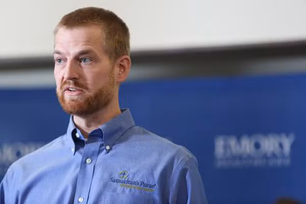  Được giới truyền thông Mỹ ca ngợi như một người hùng nhưng anh chỉ nói rằng, đó là việc cần thiết và vinh dự của một bác sỹ phải làm.Trong nỗi lo sợ về dịch bệnh Ebola, hầu như mọi người đều xa lánh nó như phong hủi thời cũ, Brantly không chỉ mang lại sự sống cho một tình huống bệnh nguy hiểm mà còn là niềm hy vọng cho các nạn nhân của căn bệnh này. 