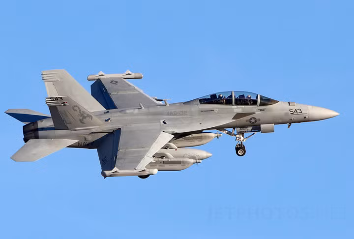 Trọng tải rỗng của EA-18G Growler là 15.011kg. Ảnh: Jetphotos.
