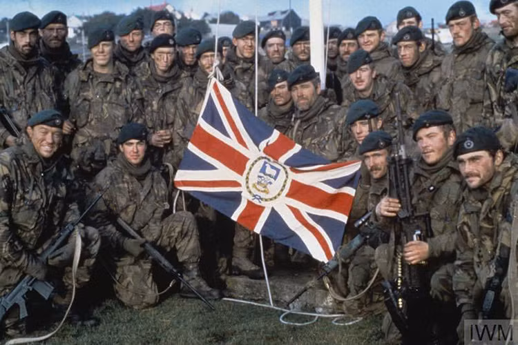 Cho dù những thông tin Liên Xô tham chiến tại Falkland có nhiều bằng chứng chuẩn xác, nhưng hiện tại chúng vẫn chỉ là các giải thuyết và Moscow chưa bao giờ thừa nhận điều này. Và nếu thông tin này được xác thực rất có thể mối quan hệ giữa Moscow và London sẽ trở nên xấu hơn bao giờ hết. Nguồn ảnh: twitter.com.