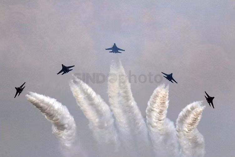 Phi đội chiến đấu cơ hỗn hợp của Không quân Indonesia gồm Su-27 và Su-30. Nguồn ảnh: Sindo News.