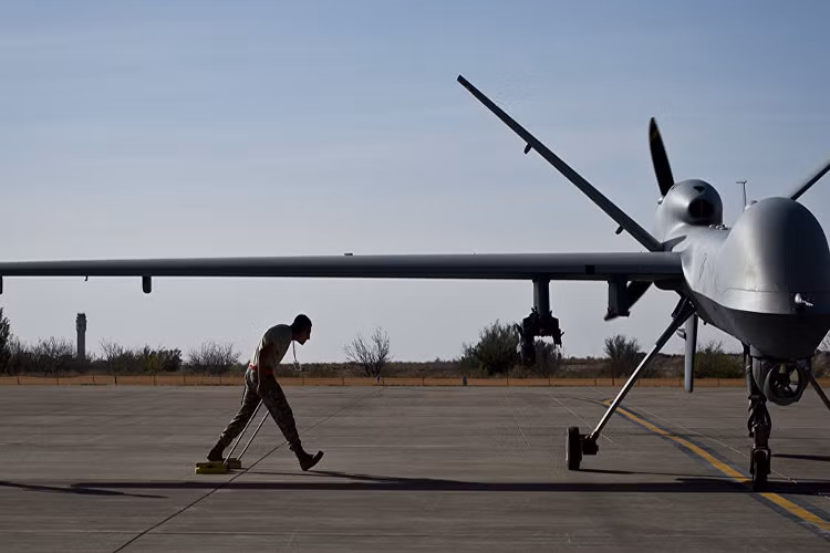 Ra đời từ năm 2001 và được sản xuất hàng loạt bắt đầu từ năm 2007. MQ-9 Reaper là chiếc máy bay không người lái trinh sát-tấn công hiện đại nhất thế giới tính đến thời điểm này. Tính đến năm 2014, đã có tổng cộng 163 chiếc MQ-9 được sản xuất. Nguồn ảnh: Sputnik.