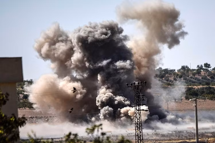 Không được may mắn như 3 lần trước đó, hôm 16/10 khẩu đội S-200 lần này của Syria sau khi ra lệnh bắn tên lửa nhưng bắn trượt, đã bị tiêm kích Israel quay lại tiêu diệt hoàn toàn. Hiện chưa rõ con số thương vong cũng như loại chiến đấu cơ nào tham gia trận đánh vừa rồi. Nguồn ảnh: The Independent.