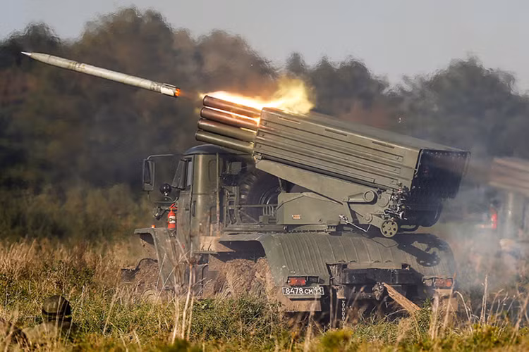 Tổ hợp pháo phản lực phóng loạt BM-21 của Hạm đội Baltic tham gia diễn tập. Nguồn ảnh: Tass.