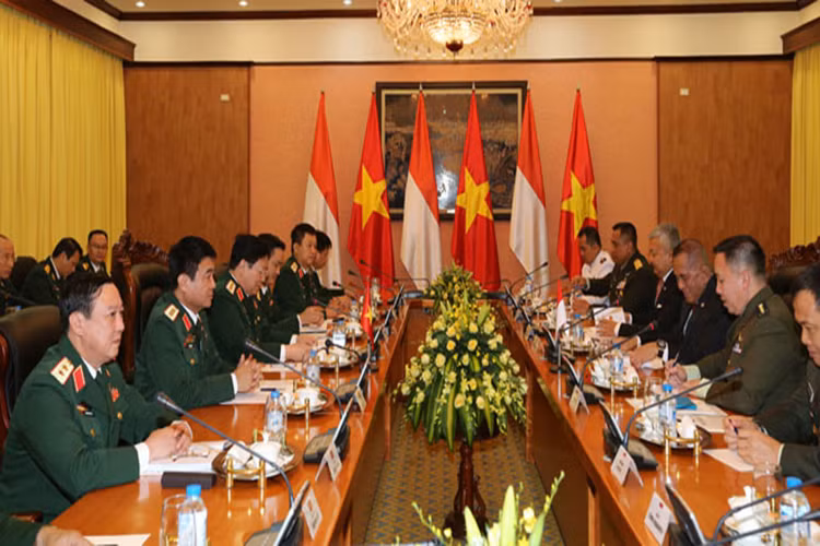 Hiện tại trong khoảng thời gian gần đây chúng ta có nhiều hoạt động tăng cường hợp tác quốc phòng với Indonesia trên tất cả các lĩnh vực, kể cả mua sắm vũ khí. Đây là tiền đề thuận lợi để hai bên tìm kiếm được tiếng nói chung trong trường hợp Việt Nam muốn sở hữu SIGMA 10514. Nguồn ảnh: CAND.