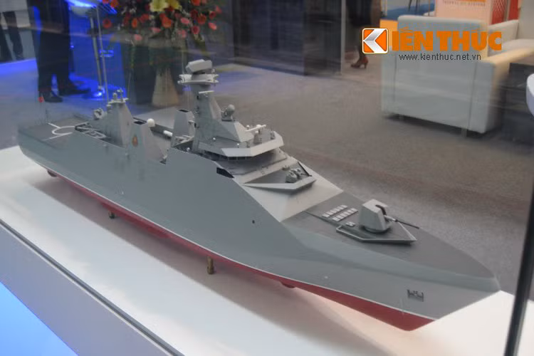 Khó khăn chủ yếu dẫn tới việc chậm trễ tiến độ ký hợp đồng được cho là liên quan tới trách nhiệm thử nghiệm các hệ thống tích hợp, bởi vì Damen đơn thuần là một một cơ sở đóng tàu tư nhân chỉ lo thi công phần khung vỏ của con tàu, trong khi vũ khí đi kèm SIGMA 9814 lại có xuất xứ từ rất nhiều nhà cung cấp khác nhau.