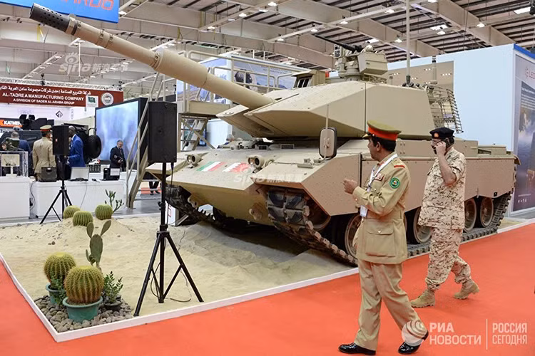 Đã có rất nhiều mẫu M60 hiện đại hóa được các nhà thầu quốc phòng tiếng tăm giới thiệu, tiêu biểu như M60-2000 của Tập đoàn General Dynamics, L3 Destroyer M60A3 của Raytheon, hay M60T Sabra do Tập đoàn Công nghiệp quốc phòng Israel - IMI thực hiện. Và mới đây tại hội chợ triển lãm quân sự quốc tế Bahrain - BIDEC, Công ty quốc phòng khổng lồ của Ý là Leonardo đã mang tới một mẫu cải tiến Leonardo M60A3 của chính mình nhằm mục đích chào hàng tới các đối tác. Nguồn ảnh: RIA.