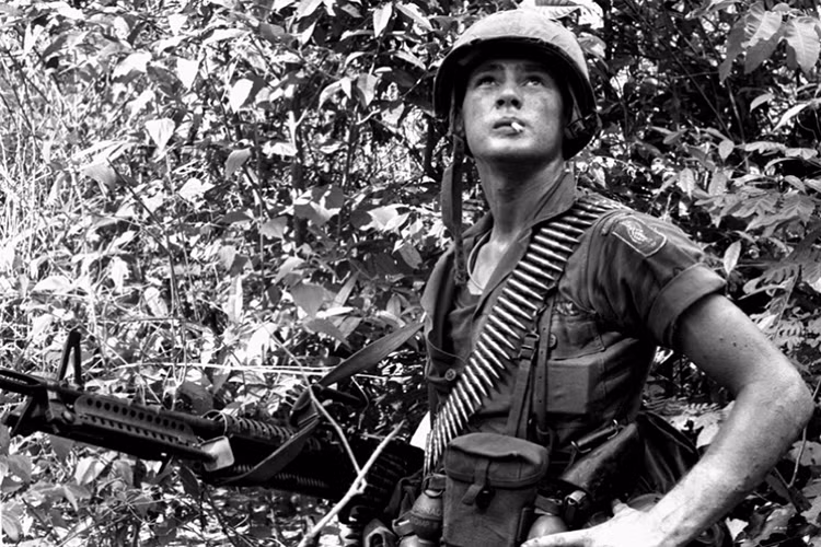 Vào thời điểm cao điểm triển khai ở Việt Nam, lữ đoàn dù 173 có quân số lên đến 7.000 quân và hoạt động hoàn toàn biệt lập với các lữ đoàn dù khác của Quân đội Mỹ trên chiến trường khi đó. Với nhiệm vụ chính là đánh sâu vào bên trong các vùng hậu cứ của quân giải phóng hơn là dàn quân ở các khu vực đồng bằng. Nguồn ảnh: Pinterest.