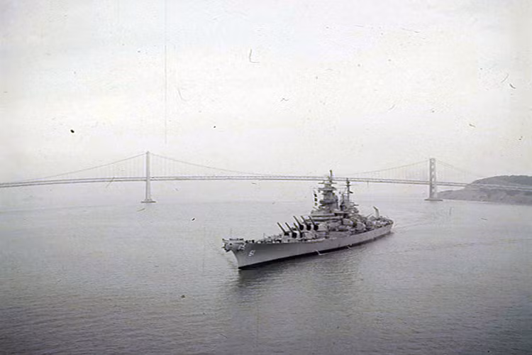 Hải trình của USS Iowa diễn ra khá đúng như dự tính khi nó đến vùng biển Hàn Quốc vào tháng 3/1952, lúc này Chiến tranh Triều Tiên vẫn đang trong giai đoạn căng thẳng nhất. Nguồn ảnh: WW2 Radio.