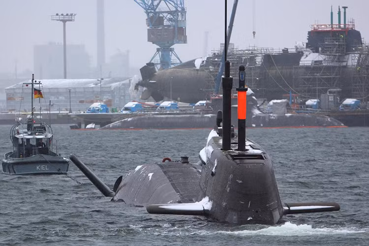 So với lực lượng tàu ngầm 1250 chiếc trong Chiến tranh Thế giới thứ hai của Đức thì rõ ràng, lực lượng tàu ngầm dù hiện đại nhất thế giới nhưng chỉ có số lượng 6 chiếc rõ ràng là “không thấm vào đâu” so với lực lượng Hải quân Đức quốc xã trước đây. Nguồn ảnh: Naval Today.