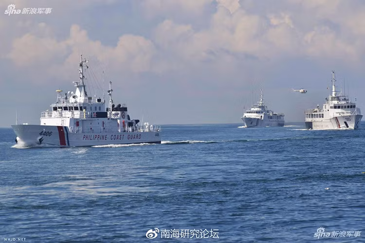 Trên tàu MRRV được trang bị một số khí tài đặc biệt phục vụ hoạt động thực thi pháp luật biển và tím kiếm cứu hộ cứu nạn như camera nhìn đêm, loa phát thanh, thuyền cao tốc nhỏ, súng phun nước…Tùy vào từng loại nhiệm vụ MRRV vẫn có thể được trang bị vũ khí phòng vệ như súng máy hạng nặng hoặc pháo tự động từ 25mm trở xuống. Nguồn ảnh: Sina.