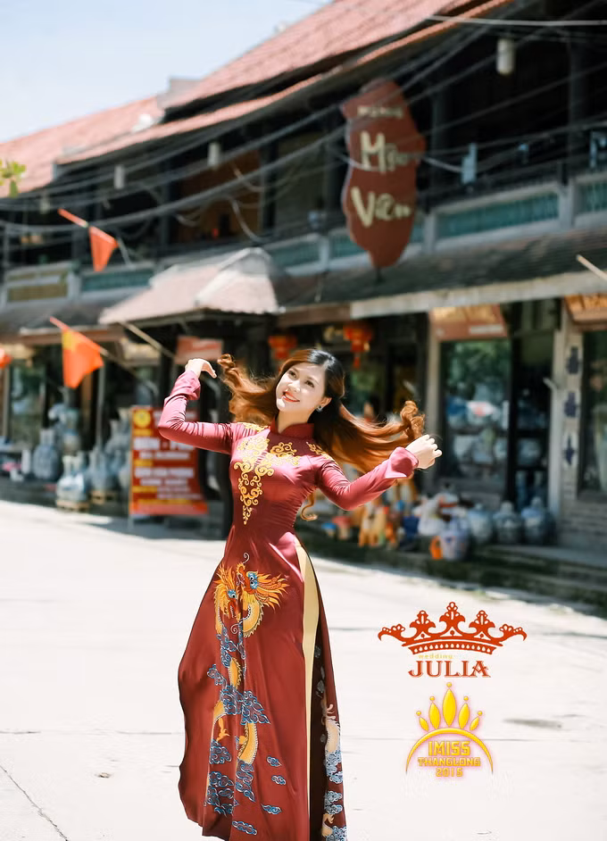 Những nét đẹp của Thu Hằng đã đáp ứng đủ và có phần vượt qua những tôn chỉ của cuộc thi năm nay. Cô nàng chinh phục khán giả, thu hút số lượt bình chọn bằng sự tự tin và nhan sắc đã được khẳng định từ những vòng thi trước.