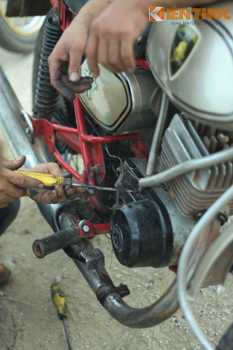 Để cẩn thận hơn, dây côn, dây ga, cuộn điện, IC, bộ đồ vá, sửa xe ... luôn được họ mang bên người. Đối với dân Minsk, đã chơi xe là phải biết sơ qua về sửa xe. Thường thì nhiều dân Minsk họ thích độc hành, đi để cảm nhận cuộc sống, để tự tìm tòi, khám phá những điều hết sức giản dị và họ thả hồn vào những cuộc hành trình đó.