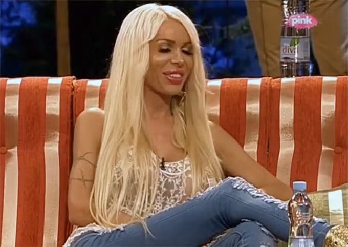 Hồi tháng 4/2015, gái bán dâm chuyển giới Edona James là kinh động giới bóng đá Đức khi âm đơn kiện ra tòa án thành phố Munich, tố cáo huyền thoại của Bayern Munich là Stefan Effenberg về việc không trả tiền cho cô sau nhiều lần quan hệ tình dục kể từ năm 2010-2013.