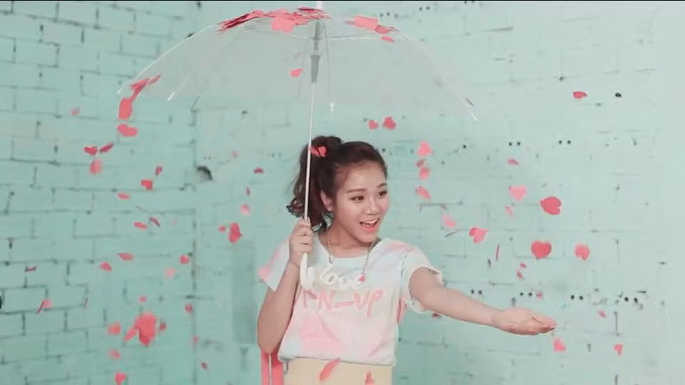 Mina đã phát hành một album của riêng mình và cũng từng hợp tác với ca sĩ Phạm Hồng Phước trong một nhạc phẩm nói về tình yêu rất lãng mạn, dễ thương.