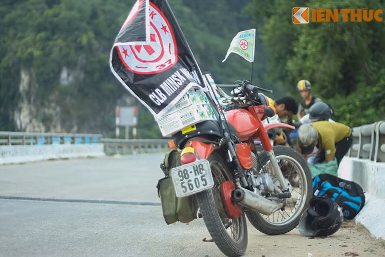 Đầu những năm 1999 Minsk đã quay trở lại đường phố Hà Nội, những người theo nghệ thuật thích chơi ngông, muốn phá cách đã đưa Minsk quay lại nơi phố thị, họ tân trang, chăm chút, làm sống lại phong trào Minsk ở Hà Nội. Thời điểm đó, hai cái tên nổi tiếng nhất là Hùng Minsk và Cường Minsk. Hai lão làng này thuộc dòng thương mại, được chủ nhân dùng để kinh doanh, cho Tây thuê để đi phượt.