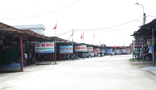 Việc kinh doanh hàng hải sản, đặc biệt là mực nhảy Vũng Áng tại các nhà hàng nổi thôn Hải Phong không những giải quyết công ăn việc làm, tăng thu nhập, góp phần thúc đẩy phát triển kinh tế cho người dân mà còn góp phần quảng bá, thu hút, kết nối, phát triển du lịch của Hà Tĩnh.