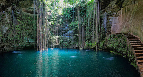 Họ tìm đến hồ nước này như một phương tiện để làm sạch tâm hồn.