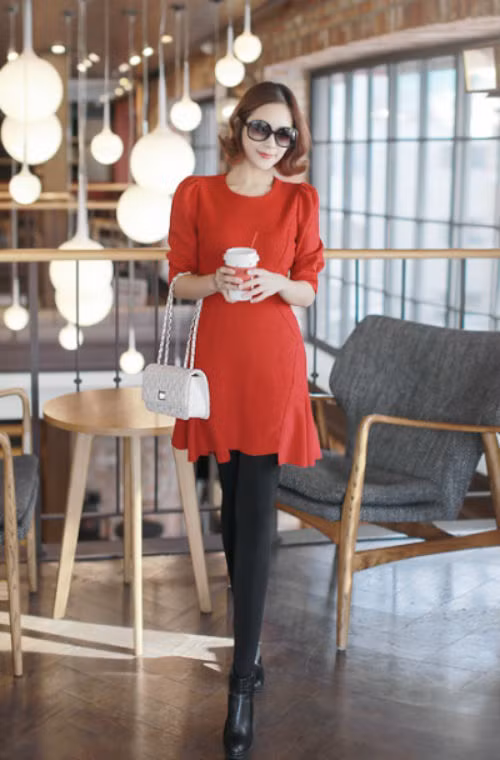 Chiếc váy màu sặc sỡ cho bạn thật sự nổi bật.