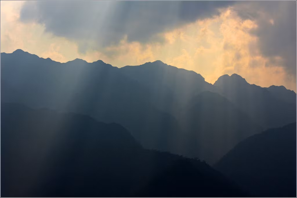 Ráng chiều Hoàng Liên Sơn. Ảnh: José Eduardo Silva - Flickr.