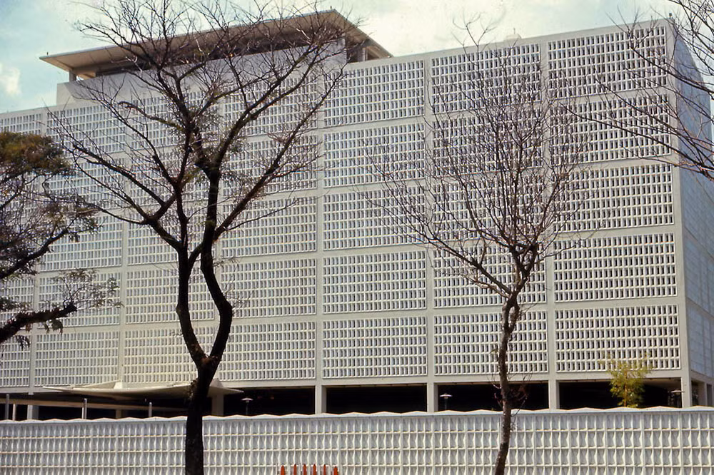 Tòa Đại sứ quán Mỹ ở đường Thống Nhất.