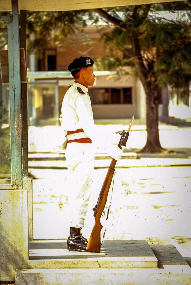 Lính cảnh vệ ở Dinh Độc Lập.