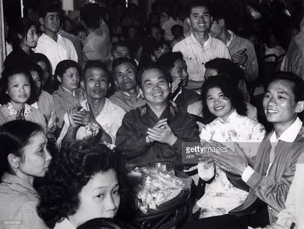 Đại tướng Võ Nguyên Giáp trong buổi tuyên dương Anh hùng lao động Xã hội chủ nghĩa tại Hà Nội, ngày 1/5/1968.